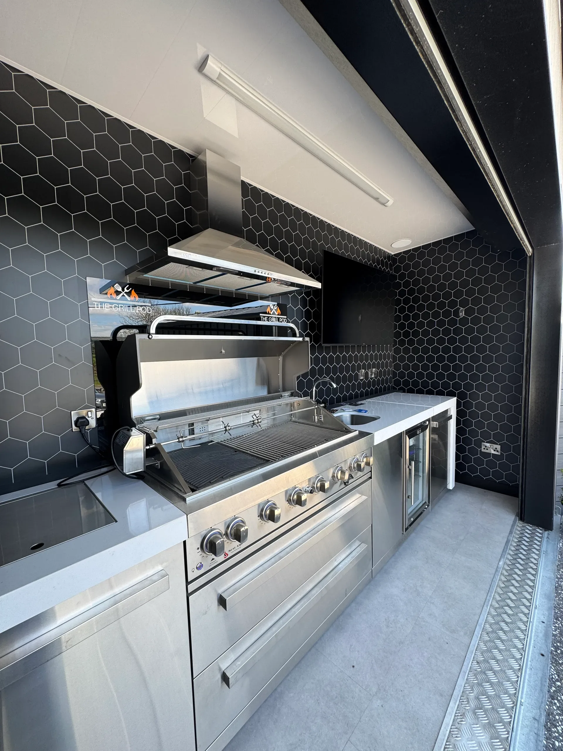 Deluxe Grill Pod